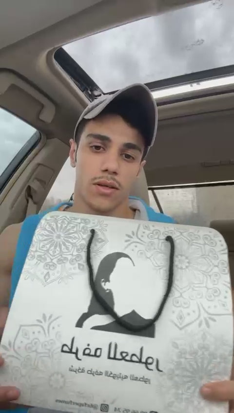 نوعين من الارياح الفرش البودر والمسك المنعش  و يمكن المكس والخلط بين النوعين لاعطاءك ريحه ثالثه مختلفه عن النوعين في العرض
